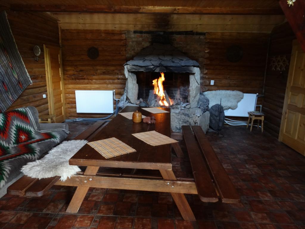 Gostynniy Dvir Raytshtoky Hotel Vorokhta Room photo